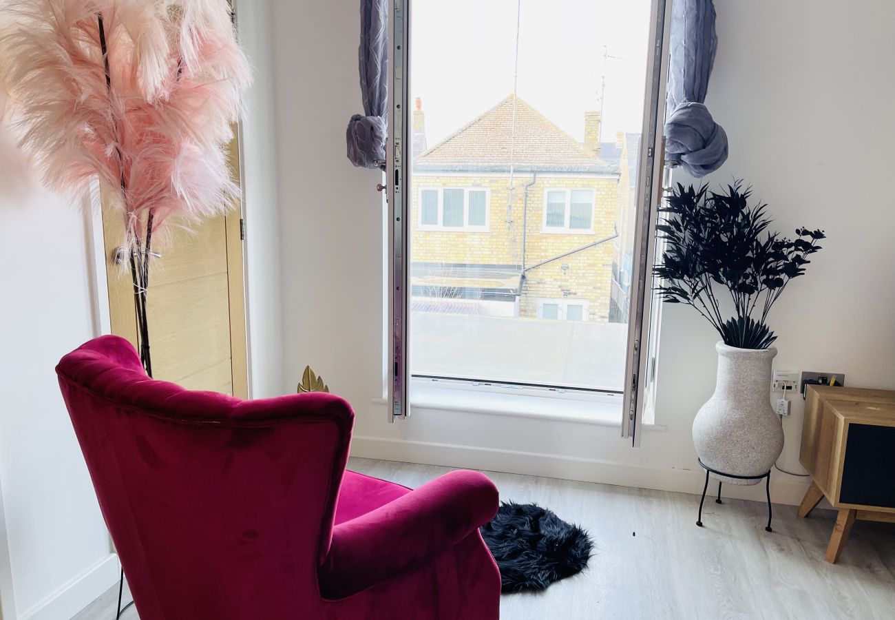 House in Cambridge - Amethyst