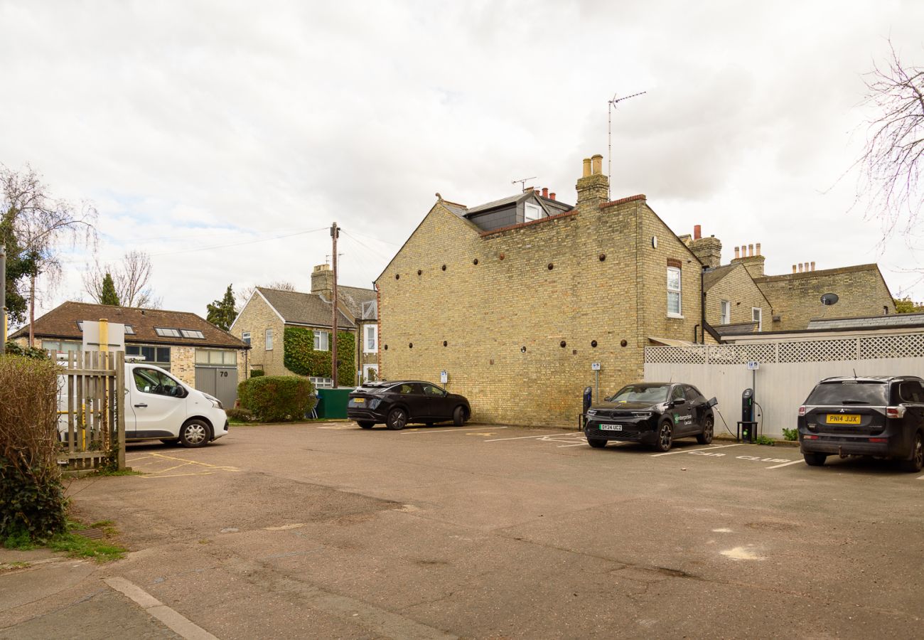 House in Cambridge - Riverside