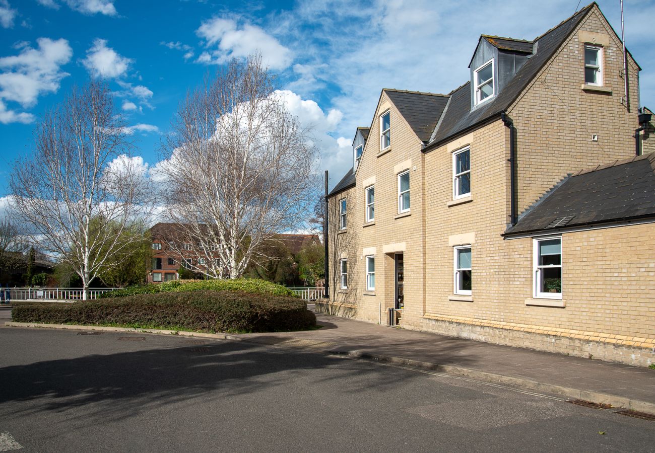 House in Cambridge - Riverside