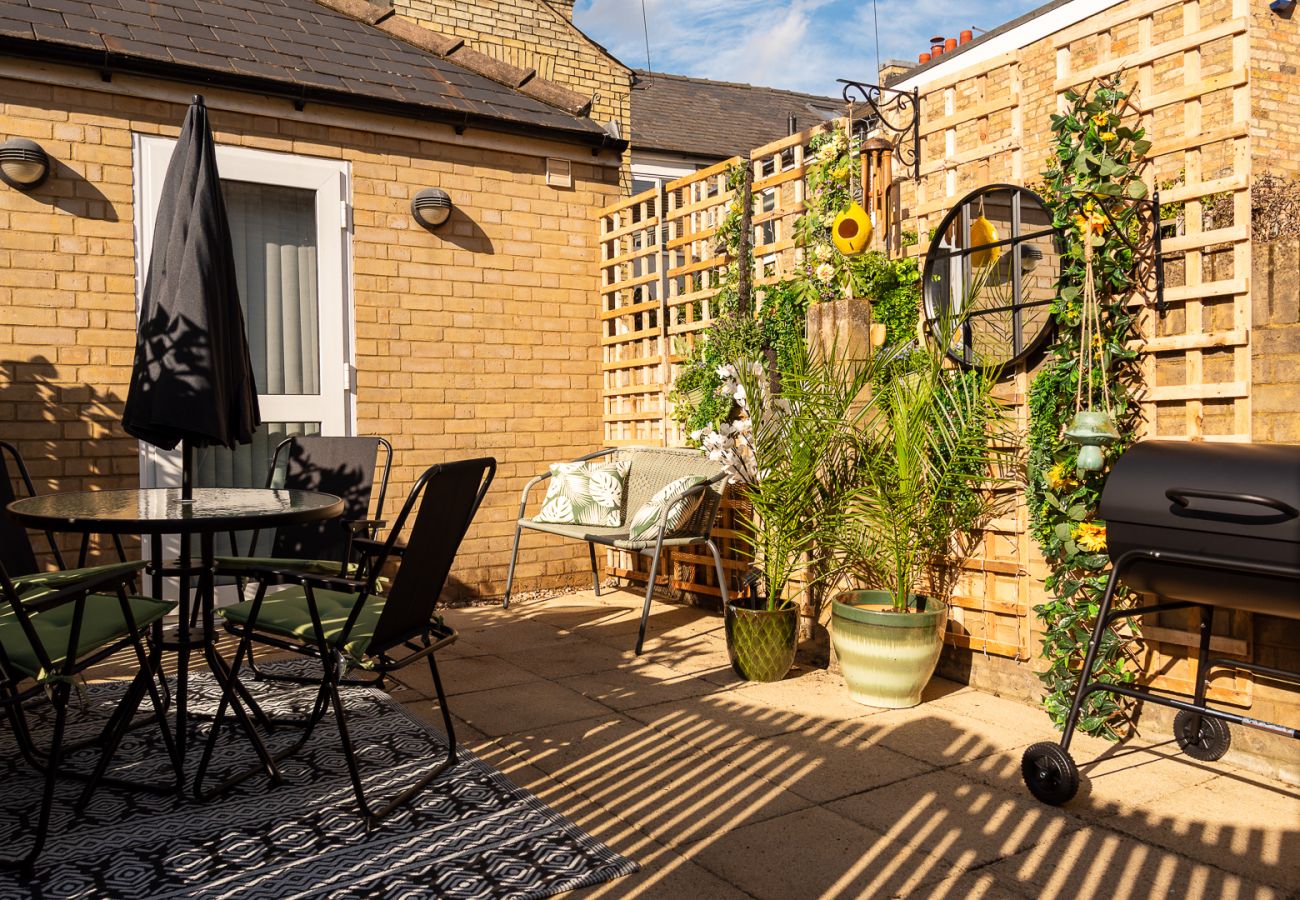 House in Cambridge - Riverside