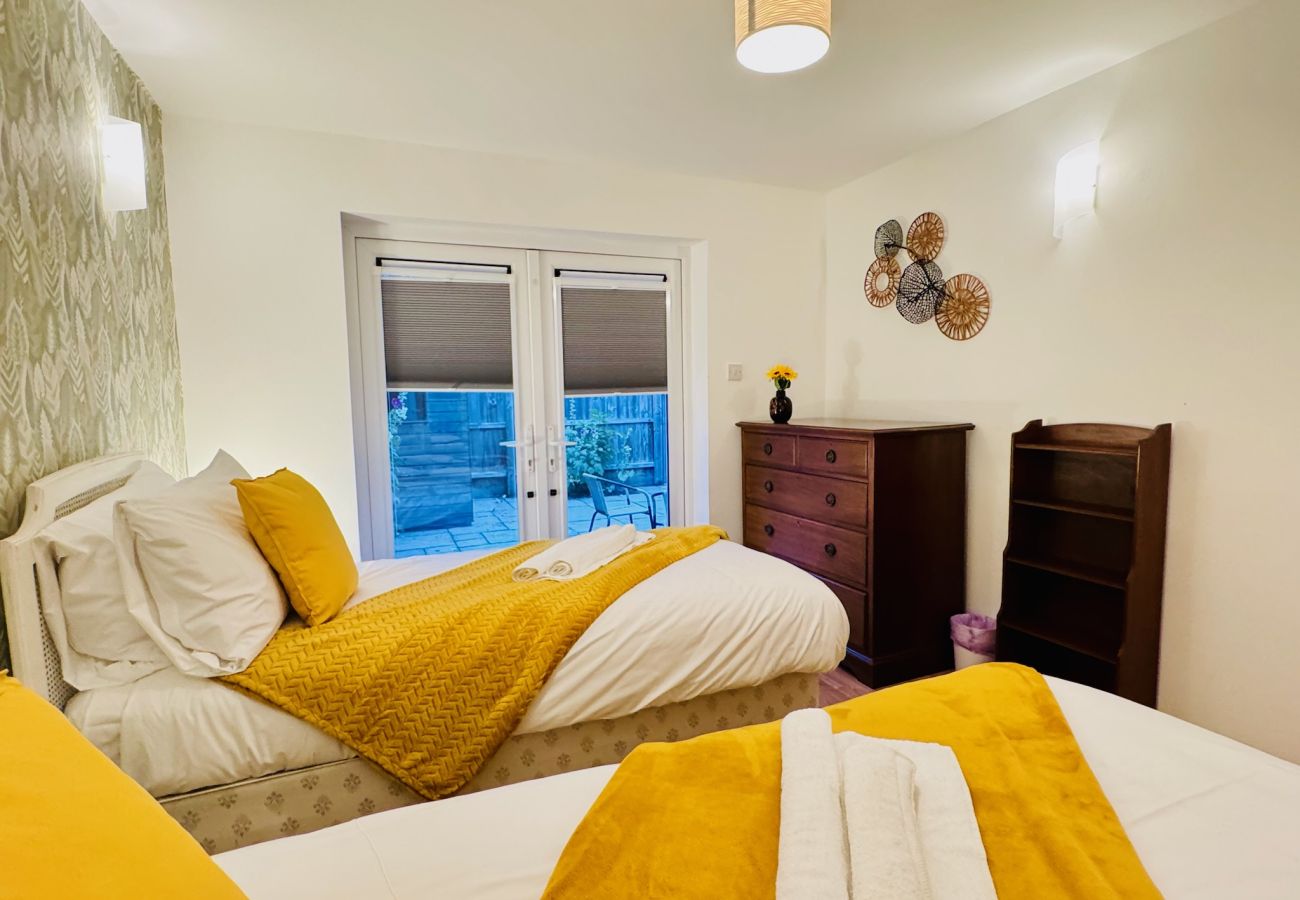 Bungalow in Cambridge - Peridot House