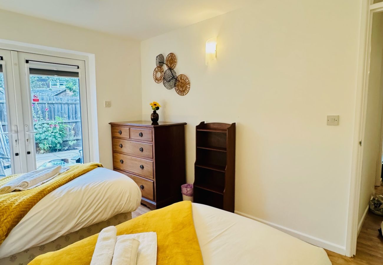 Bungalow in Cambridge - Peridot House