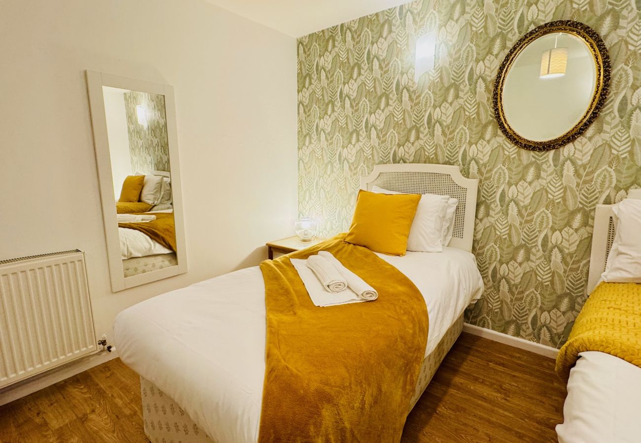 Bungalow in Cambridge - Peridot House