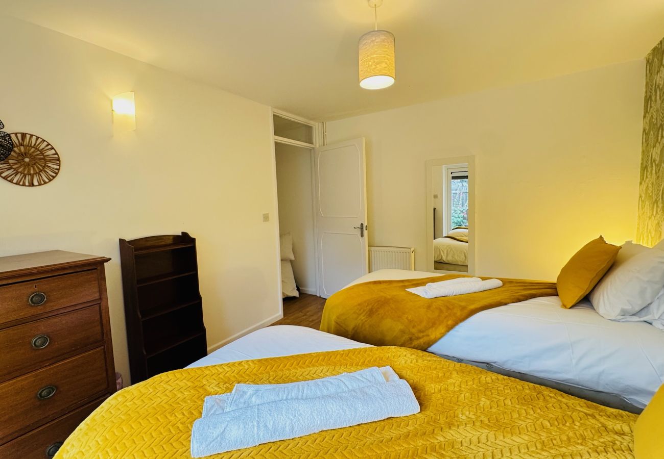 Bungalow in Cambridge - Peridot House