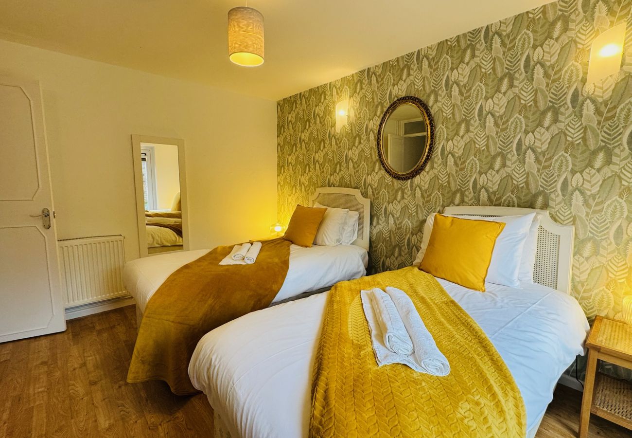 Bungalow in Cambridge - Peridot House