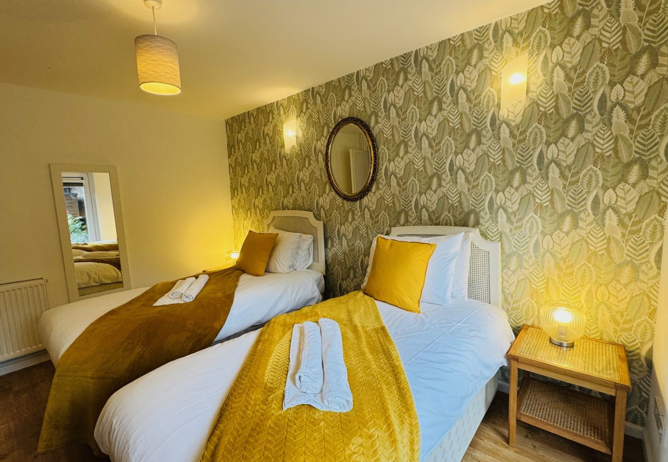 Bungalow in Cambridge - Peridot House