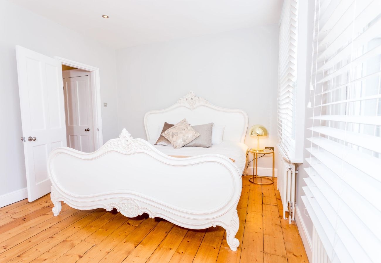Terraced House in Cambridge - Angelite
